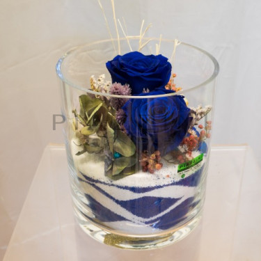 Rose stabilizzate blu in vaso vetro cilindrico - Fiorista Piazzini a  Scandicci, bouquet, mazzi di fiori e allestimenti floreali.